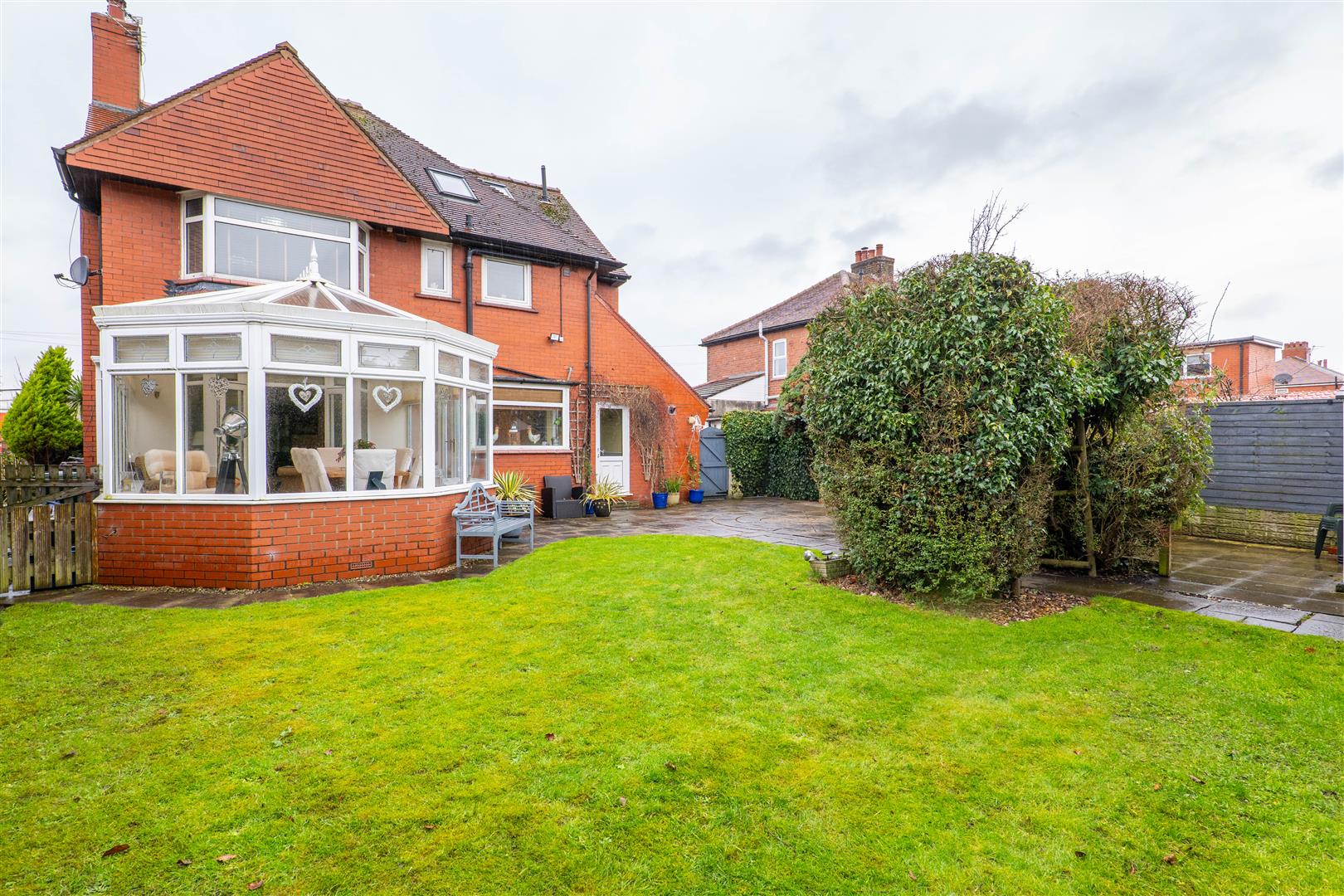 4 bed property in Hesketh Lane, Preston